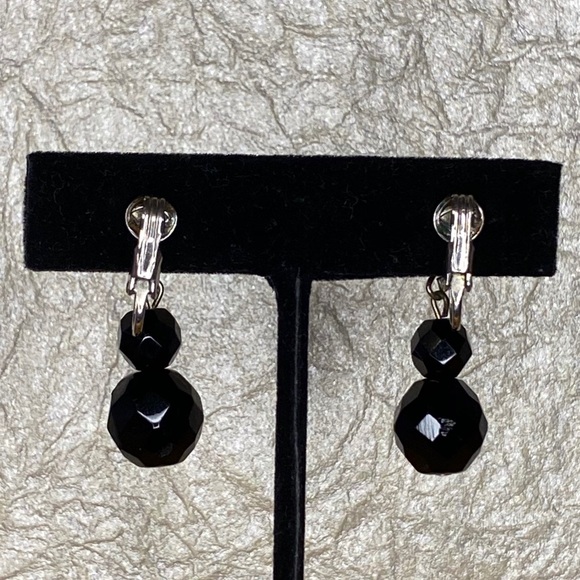 Vintage Black 3 Bead Clip On Earrings - Picture 3 of 5